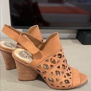 Vince Camuto Tan Cutout Leather Open Toe Heel Sandals w Velcro for a perfect fit